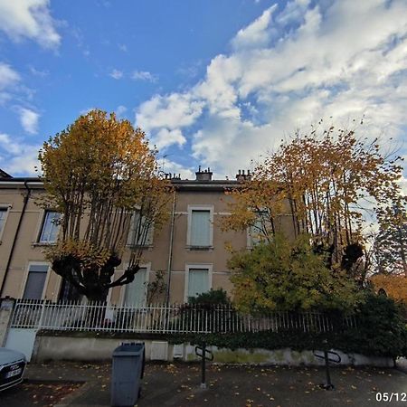 Au Pied De La Basilique Apartment Bourg-en-Bresse Exterior photo